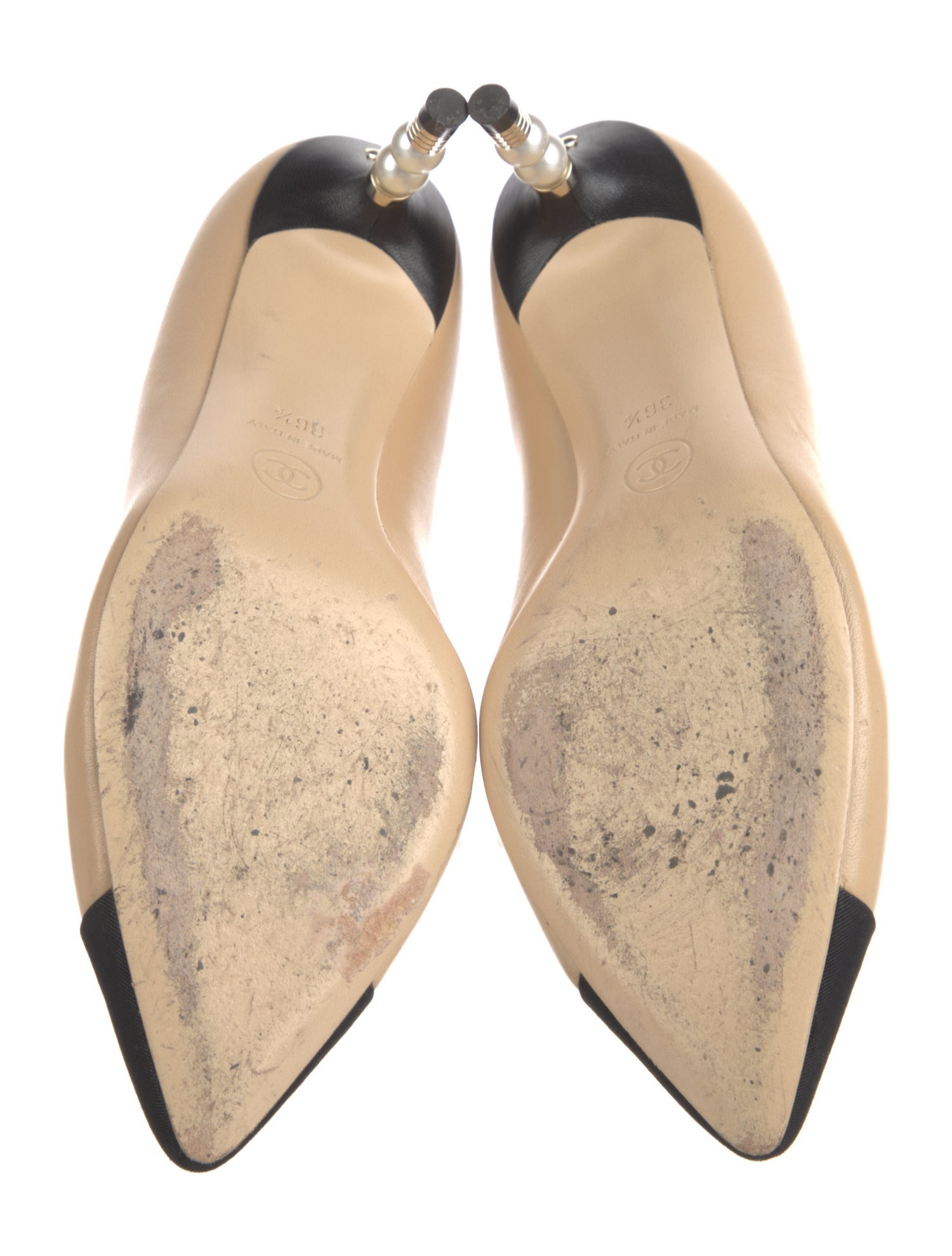 Chanel 2020 Interlocking CC Logo Pumps